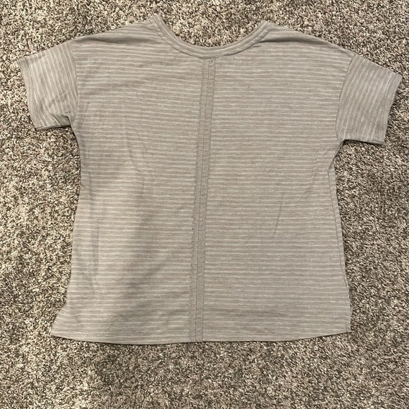 Women’s North Face Shirt.  Size Small - Picture 2 of 3